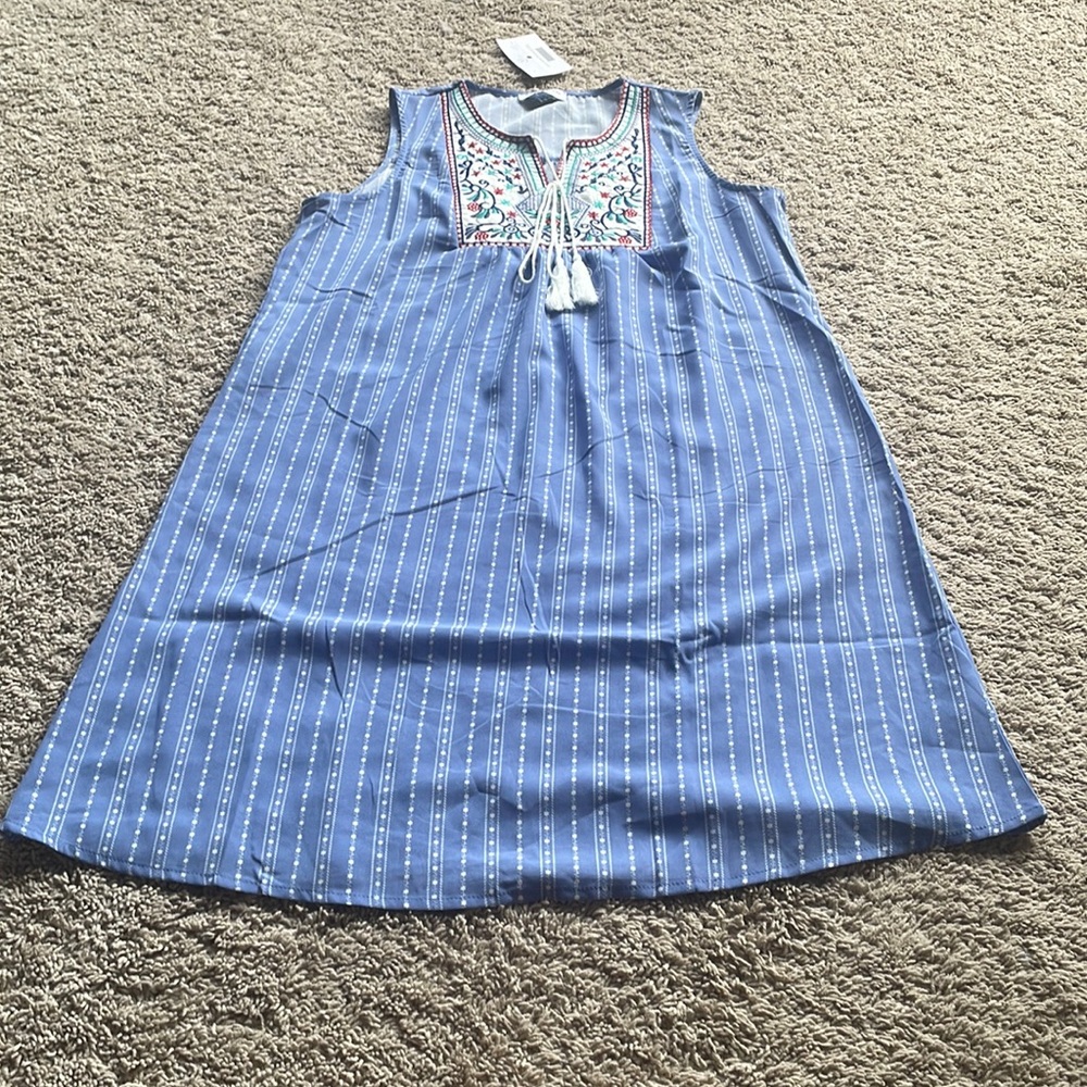 Size medium. Solution dress.